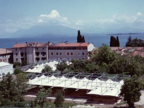 Copertura degli scavi archeologici Desenzano del Garda (Brescia)